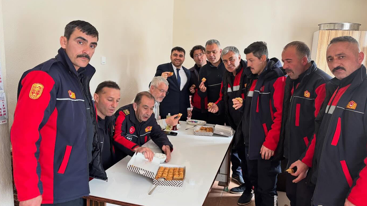 Yozgat’ta Bayram Dayanışması: Zafer Türk Mutfağı’ndan Görev Başındaki Kahramanlara Tatlı Sürprizi