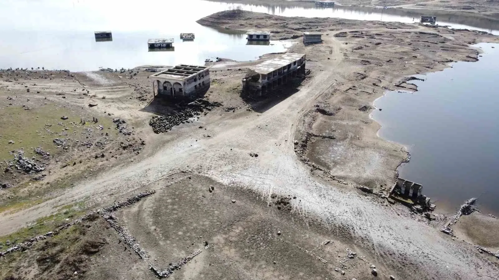 Yozgat’ta Şaşırtan Görüntü: Ortaya Çıkan Köy Bir Anda Yeniden Kayboldu!