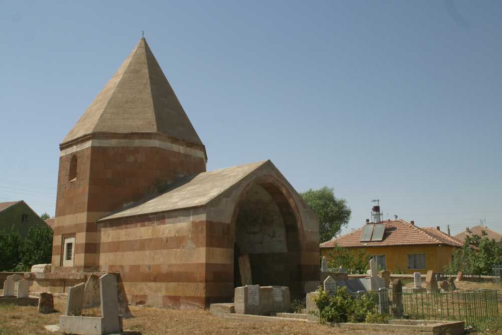 Yozgat’ta 5 Asırlık Gizem! Şah Sultan Hatun Türbesi’nin Şaşırtan Tarihi