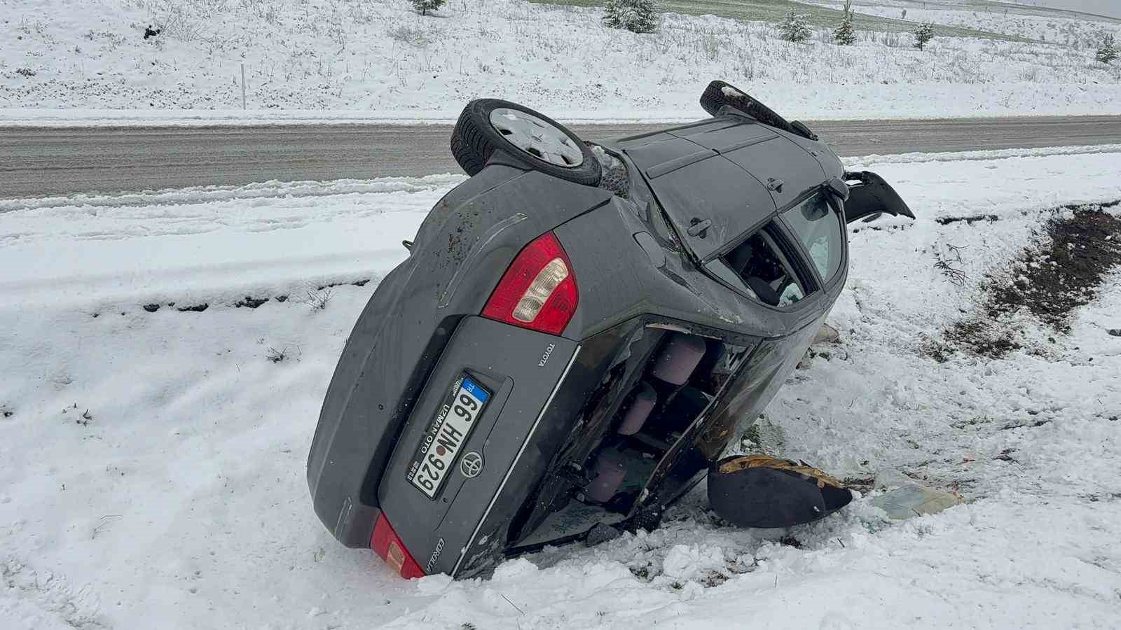 Yozgat’ta Korkutan Kaza! Otomobil Yan Yattı, 4 Yaralı