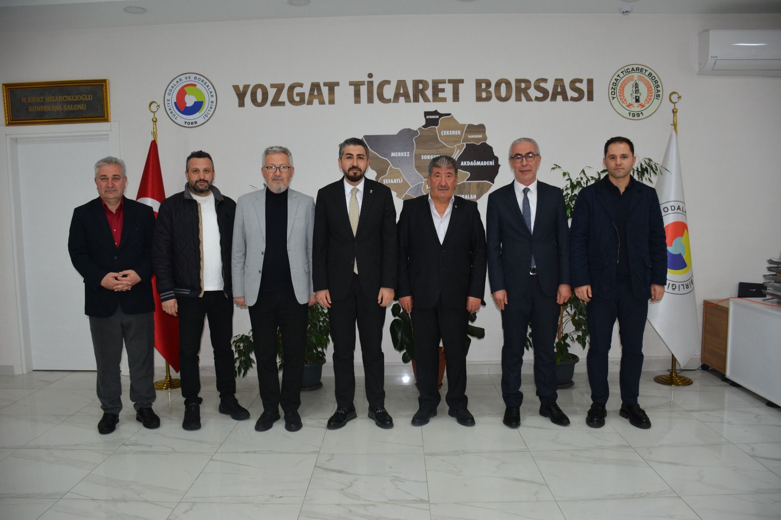 AK Parti Yozgat Merkez İlçe Teşkilatından Ticaret Borsası’na Ziyaret: Ekonomi ve Tarım Gündemi Masaya Yatırıldı