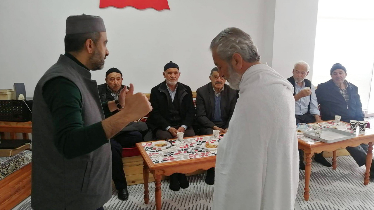 Akdağmadeni’nde Hacı Adaylarına Manevi hazırlık