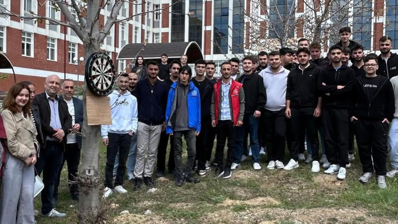Akdağmadeni MYO’da Öğrenciler Arası Dart Turnuvası Büyük Heyecana Sahne Oldu