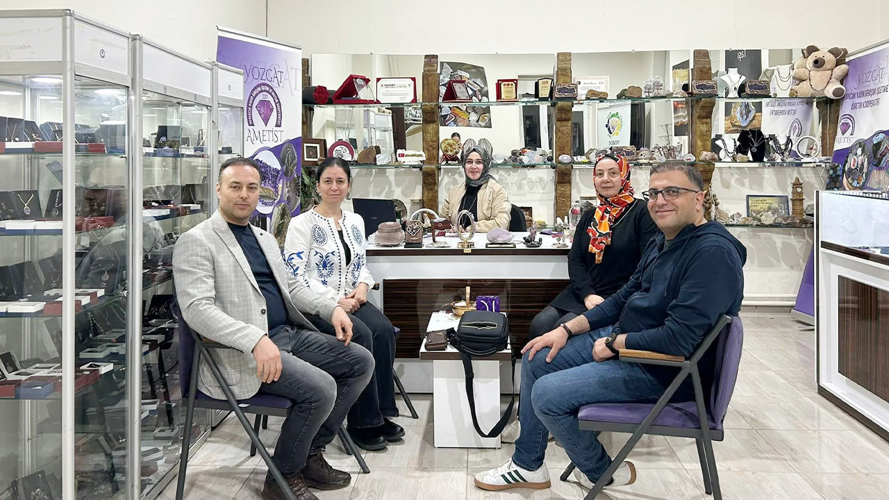 Aydıncık’ın Değerli Taşı Ametist İçin Akademik İş Birliği: Kadın Kooperatifi ve NEVÜ Bir Araya Geldi