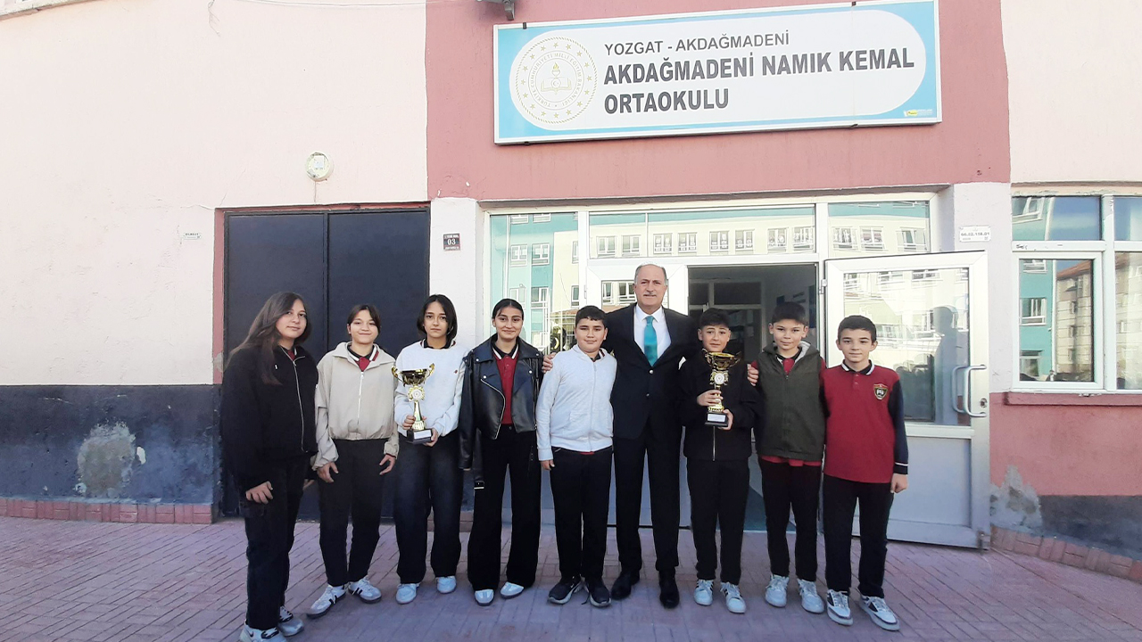 Akdağmadeni’nde Namık Kemal Ortaokulu’ndan basketbol gururu