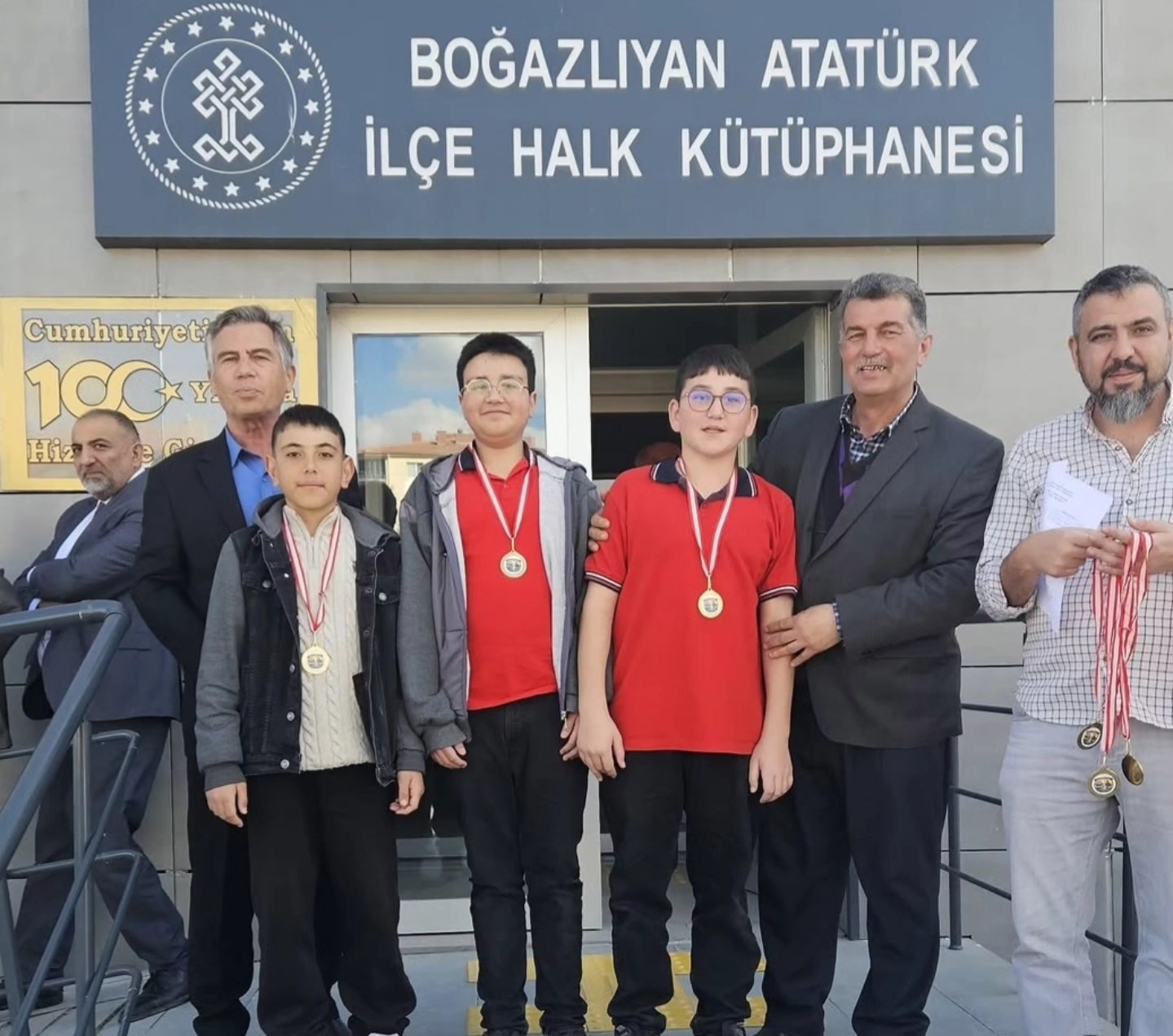 Boğazlıyan’da Akıl ve Zekâ Oyunları Başarısı: Yamaçlı Mehmet Akif Ersoy İHO İlçe Birinciliklerini Topladı