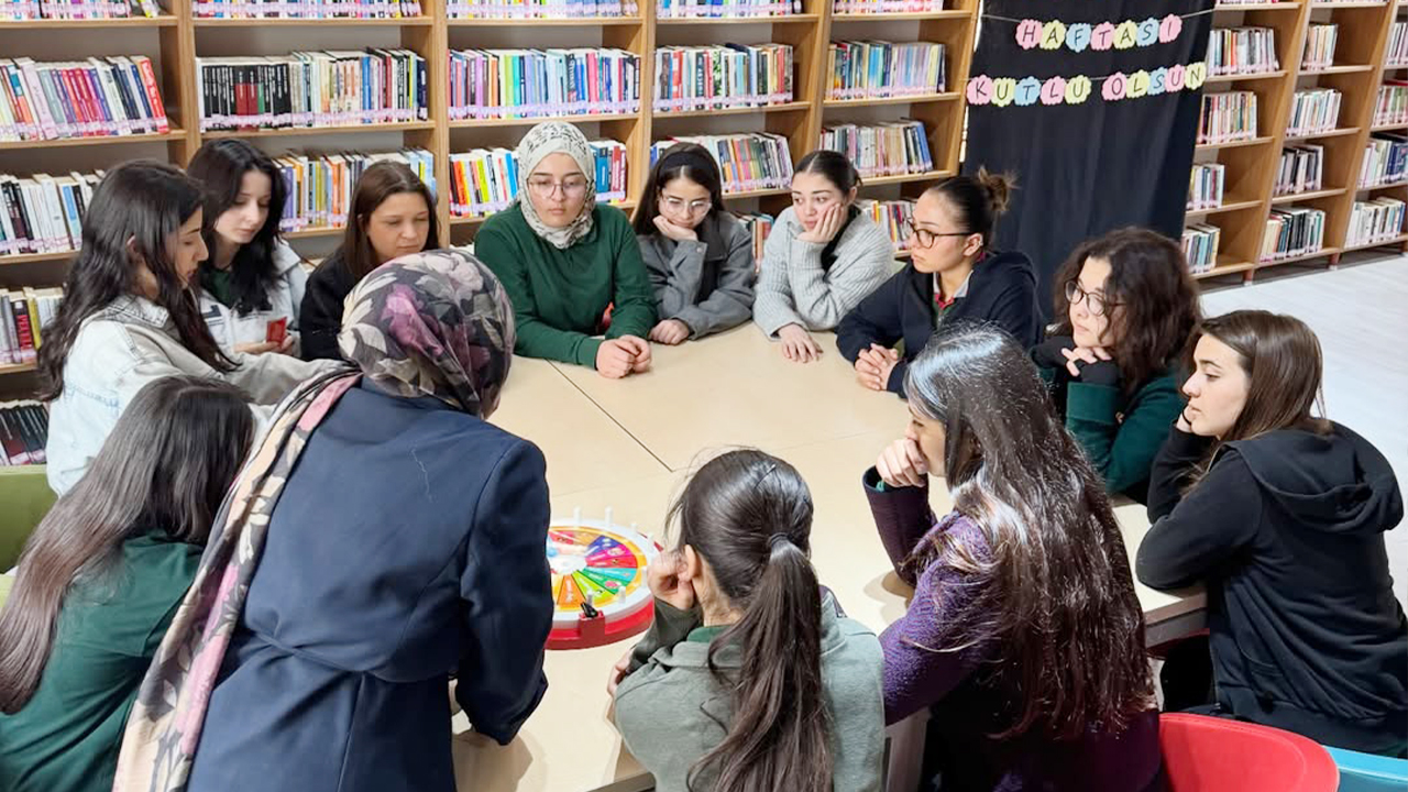 Çekerek’te Fen Lisesi Öğrencileri Kütüphane Haftası’nda Buluştu