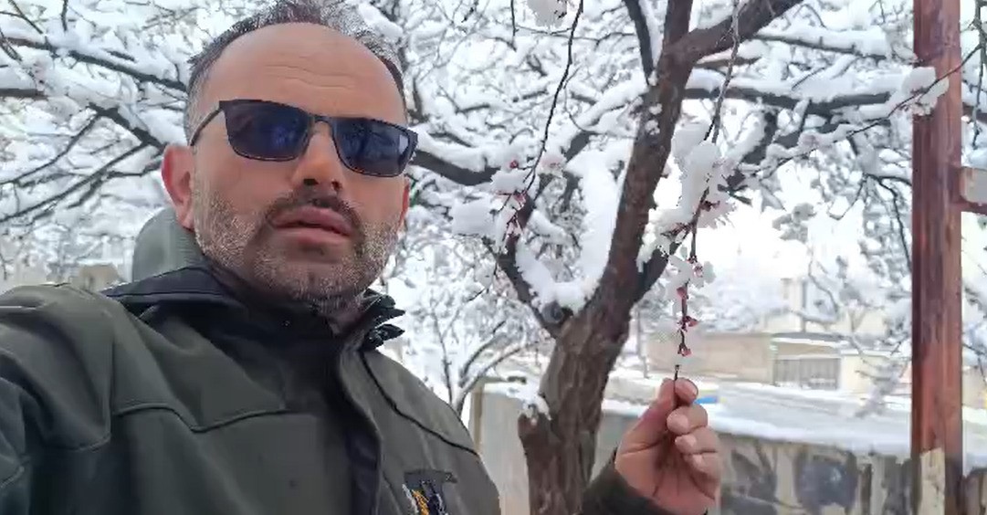 Yozgat’ta Bahar Yerini Kışa Bıraktı: Çiçek Açan Ağaçlar Kar Altında Kaldı