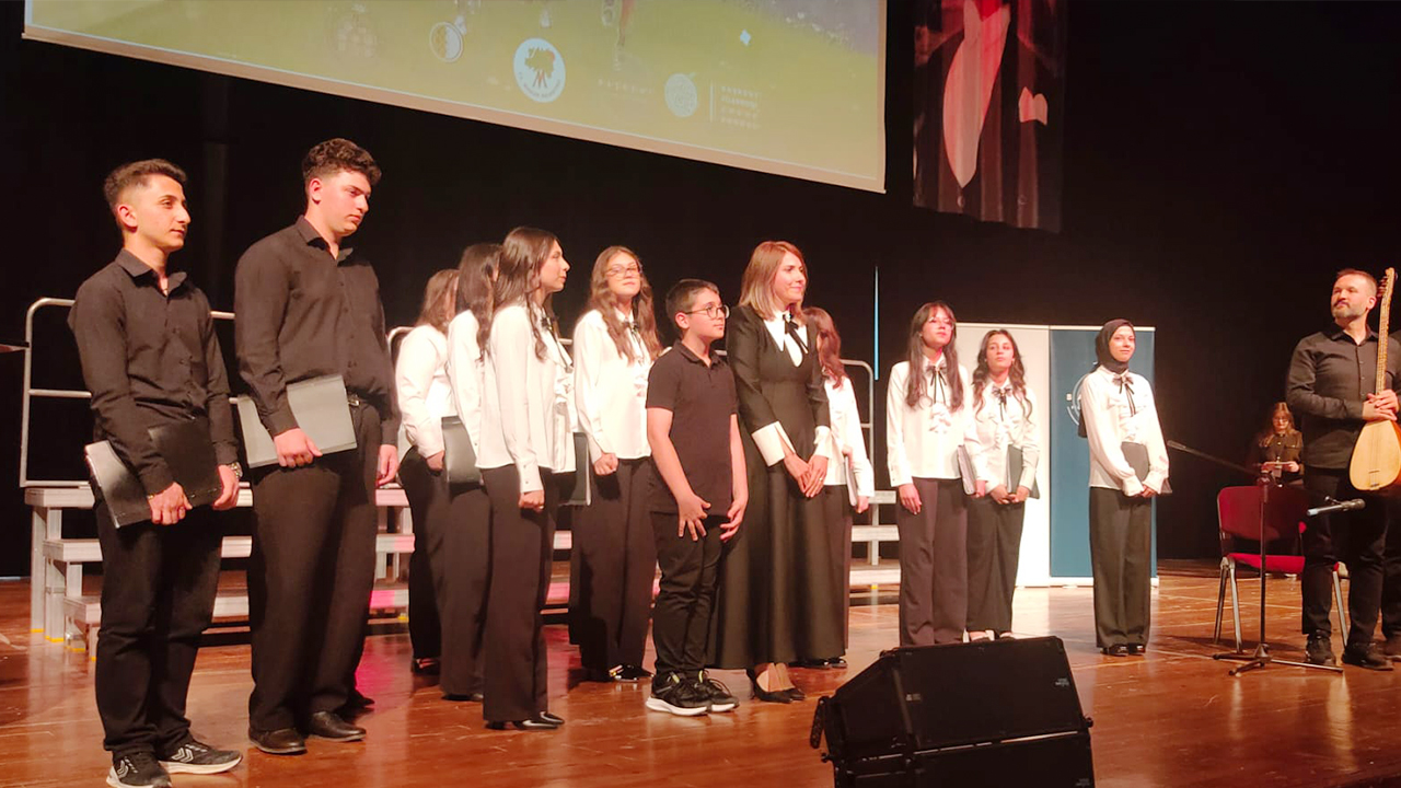 Yozgat Nida Tüfekçi Güzel Sanatlar Lisesi Korosu Ankara’da Çifte Ödül Kazandı