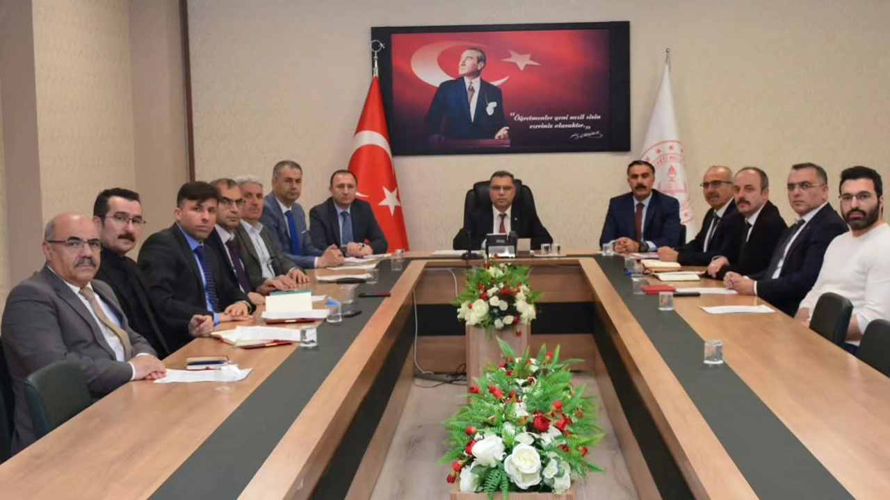 Yozgat’ta Okul Güvenliği İçin Kritik Toplantı: Yeni Önlemler ve Stratejiler Masaya Yatırıldı