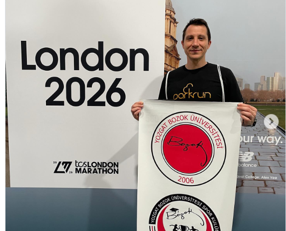 TCS London Marathon’da Yozgatlı Akademisyen 42 KM Koştu: Üniversitesini Temsil Etti