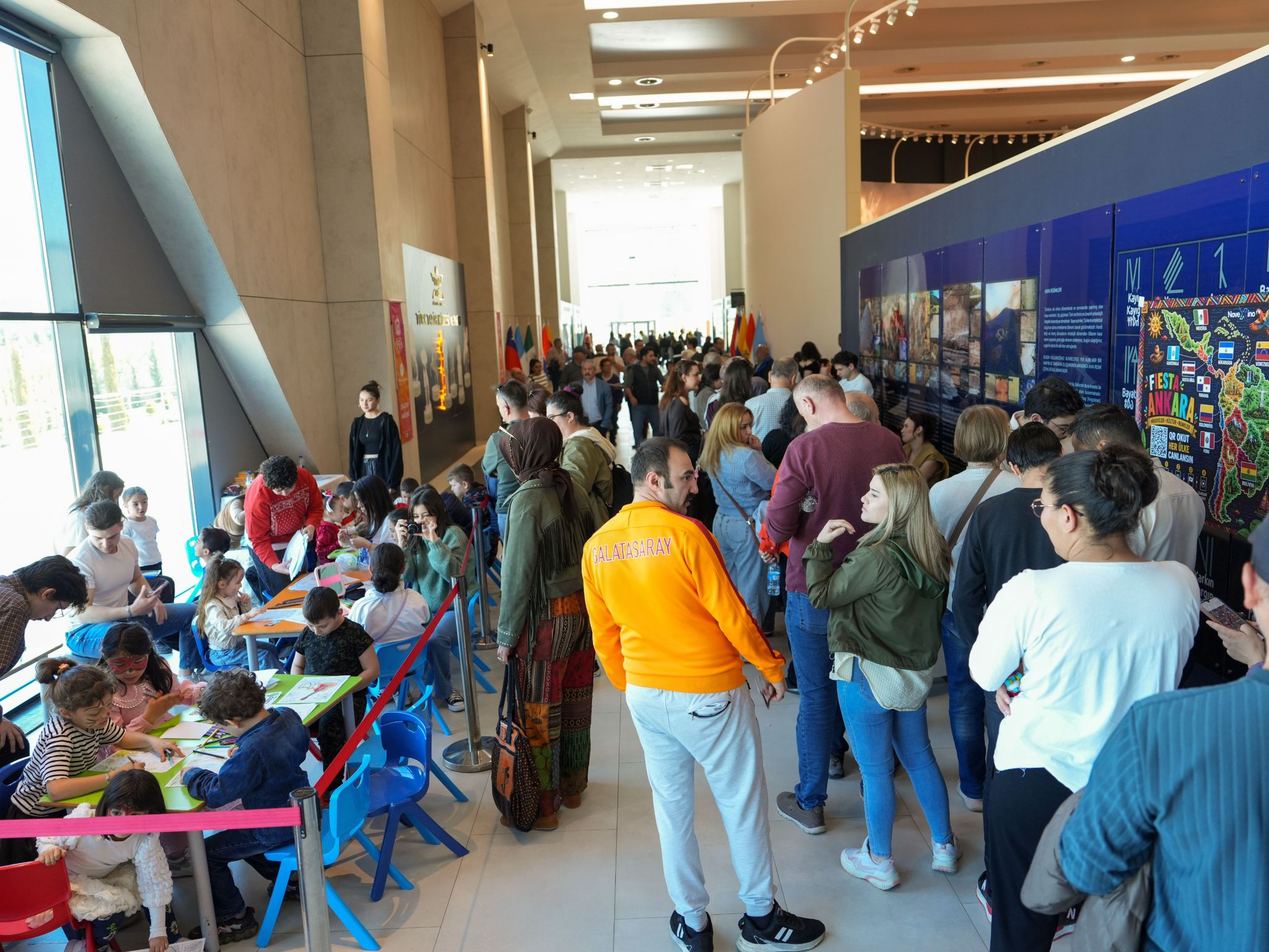 Etimesgut’ta Latin Rüzgârı: Fiesta Ankara Kültür ve Sanat Festivali Renkli Görüntülere Sahne Oldu
