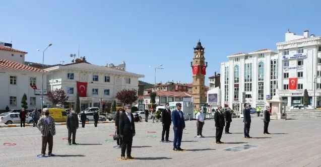 Yozgat’ta 19 Mayıs, sosyal mesafeli ve maskeli kutlandı