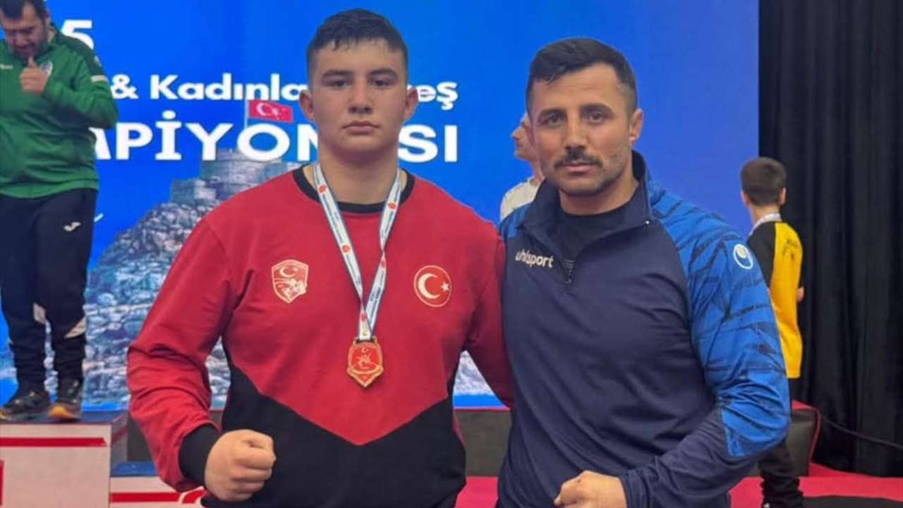 Yozgatlı Güreşçi Bünyamin Sarıaslan Türkiye Şampiyonu Oldu