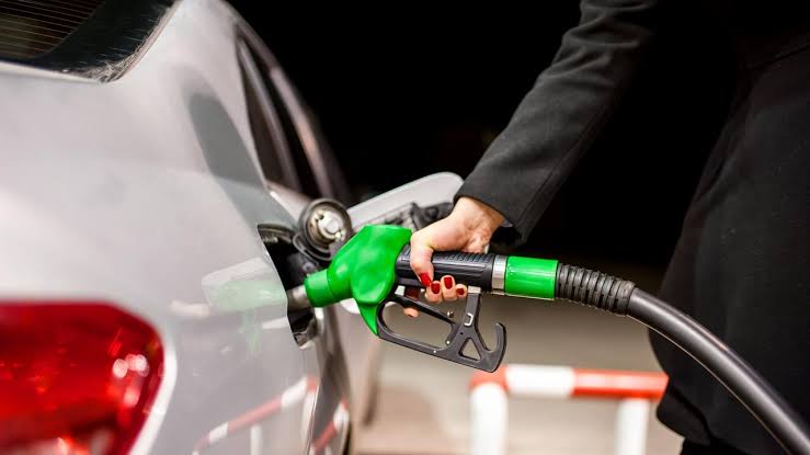 Araç sahiplerinin dikkatine! Petrol fiyatları düştü!
