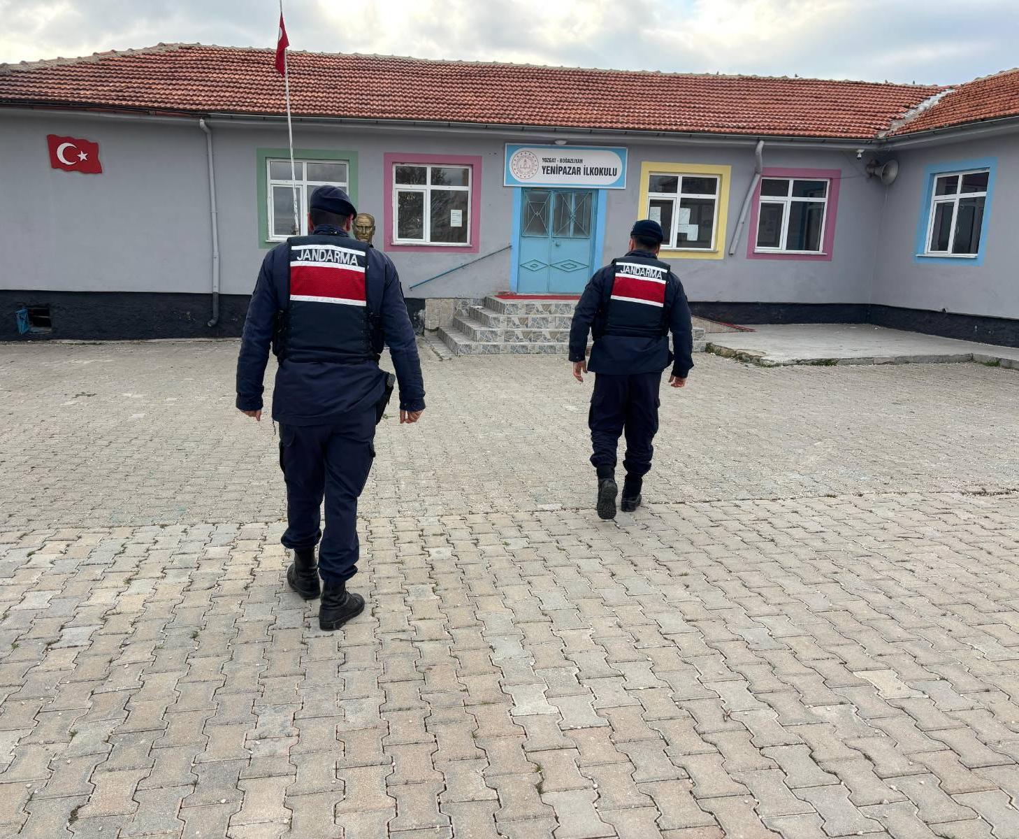 Yozgat’ta Öğrenci Güvenliği İçin Jandarmadan Okul Servisi ve Çevre Denetimi