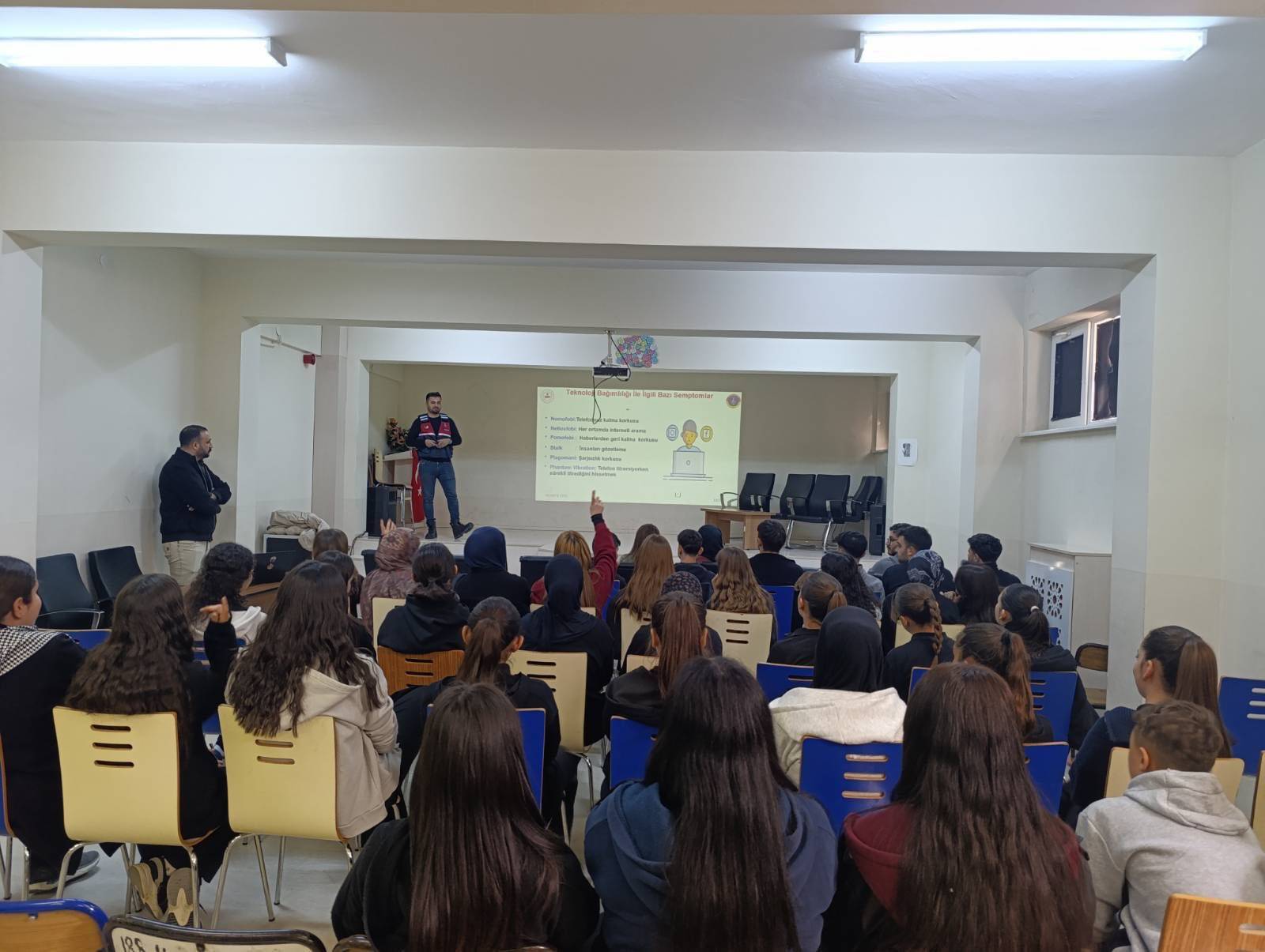 Yozgat’ta Jandarmadan Siber Güvenlik Seferberliği: Öğrencilere ve Öğretmenlere Kritik Eğitim