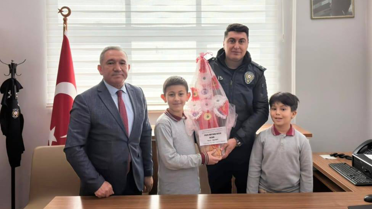 Kadışehri’nde Polis Haftası’na Anlamlı Ziyaret: Öğrencilerden Emniyet Teşkilatına Destek