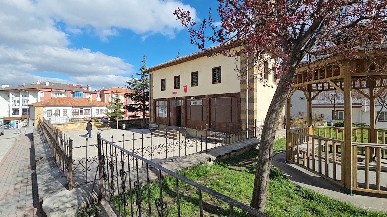 Yozgat’ta sosyal medya tepkisi 222 yıllık tarihi eseri kurtardı