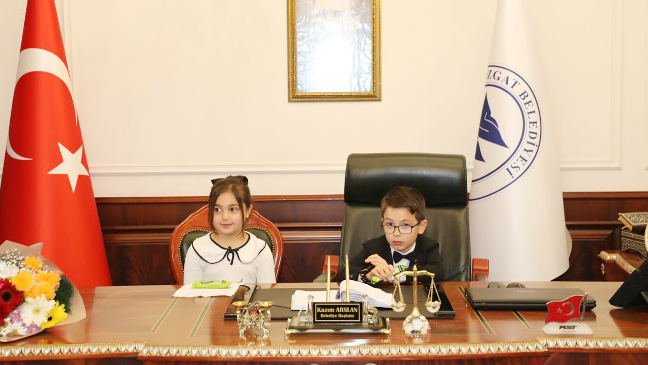 Yozgat Belediyesi’nde 23 Nisan Coşkusu: Başkan Kazım Arslan Makamını Miniklere Devretti