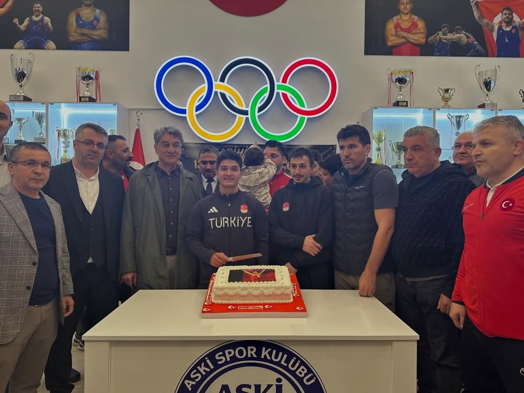ABB ASKİ Spor’da Şampiyonlara Coşkulu Karşılama: Dünya ve Avrupa Dereceli Sporcular Gururla Kutlandı