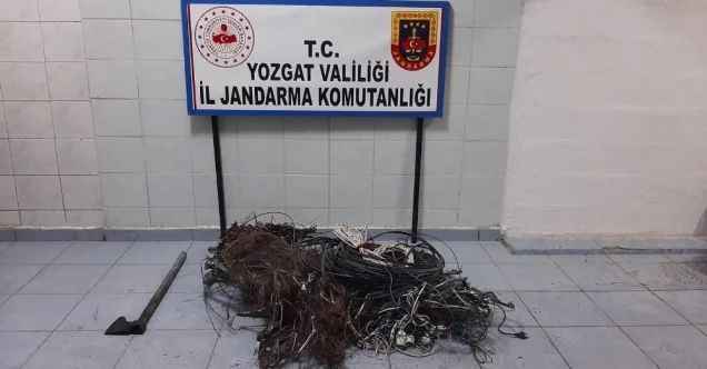 Kablo hırsızları jandarma ekiplerince yakalandı
