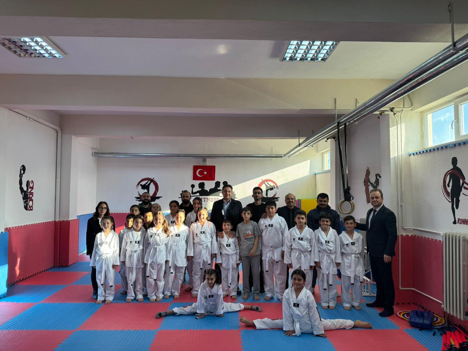 Saraykent’te Spor Ziyareti: Kaymakam Mete Öztürk ve İlçe Milli Eğitim Müdürü Kursları İnceledi