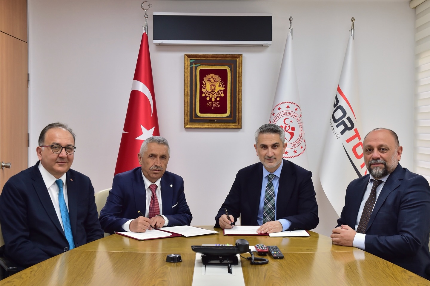 Şefaatli’ye Spor ve Gençlik Yatırımı: Yüzme Havuzu ve Sosyal Tesisler Yapılacak