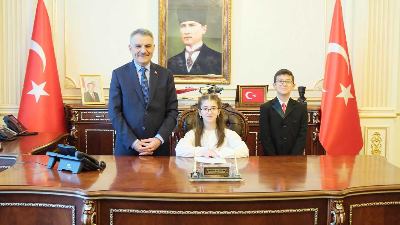 Yozgat’ta valilik makamı 23 Nisan’da çocukların!