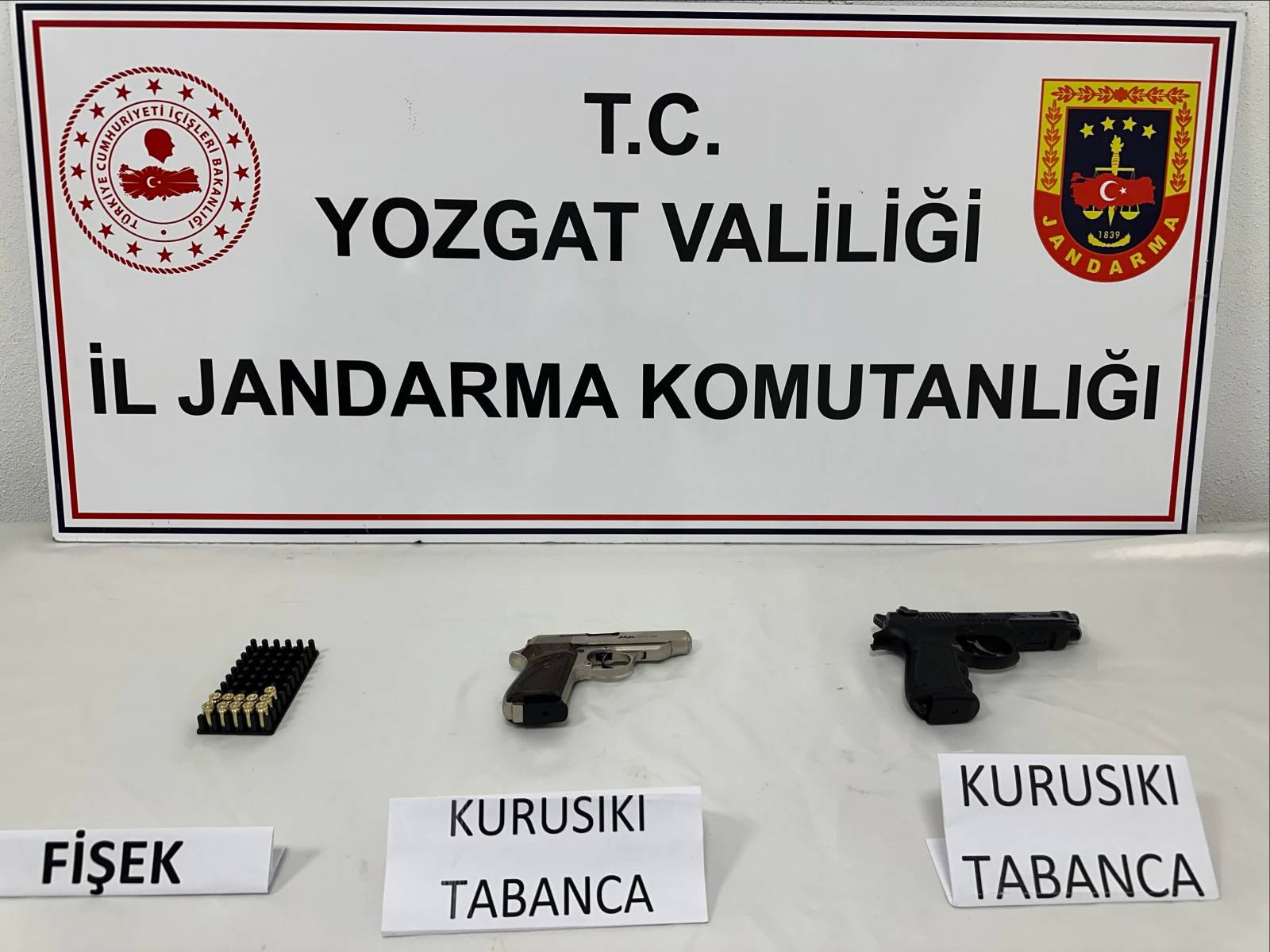 Yozgat’ta Silahla Tehdit Olayı: Jandarma 2 Tabancaya El Koydu, Ceza Kesildi
