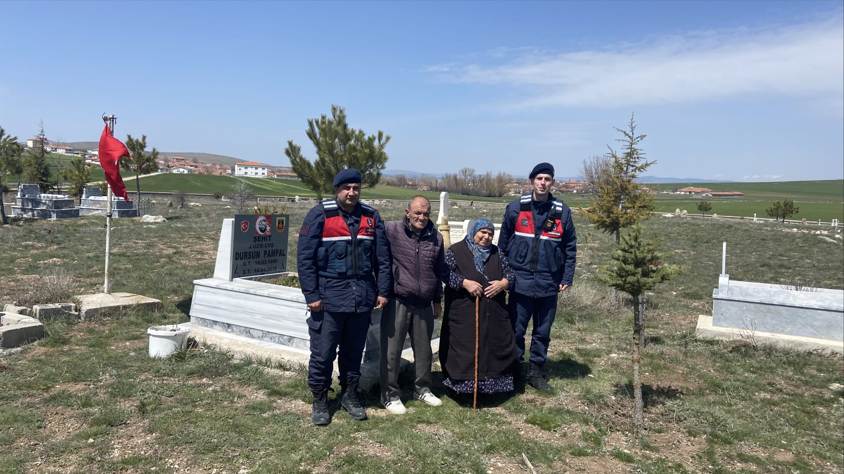 Yozgat’ta Şehit Ailesine Jandarmadan Destek: Kabir Ziyareti Sağlandı