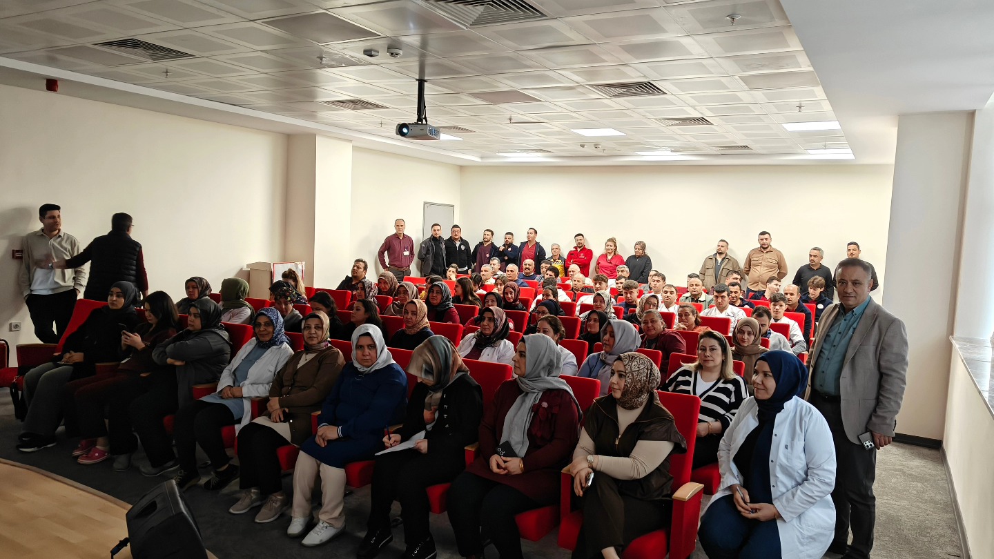 Yozgat’ta Narko Rehber Eğitimi: Sağlık Personeline Uyuşturucuyla Mücadele Bilgilendirmesi