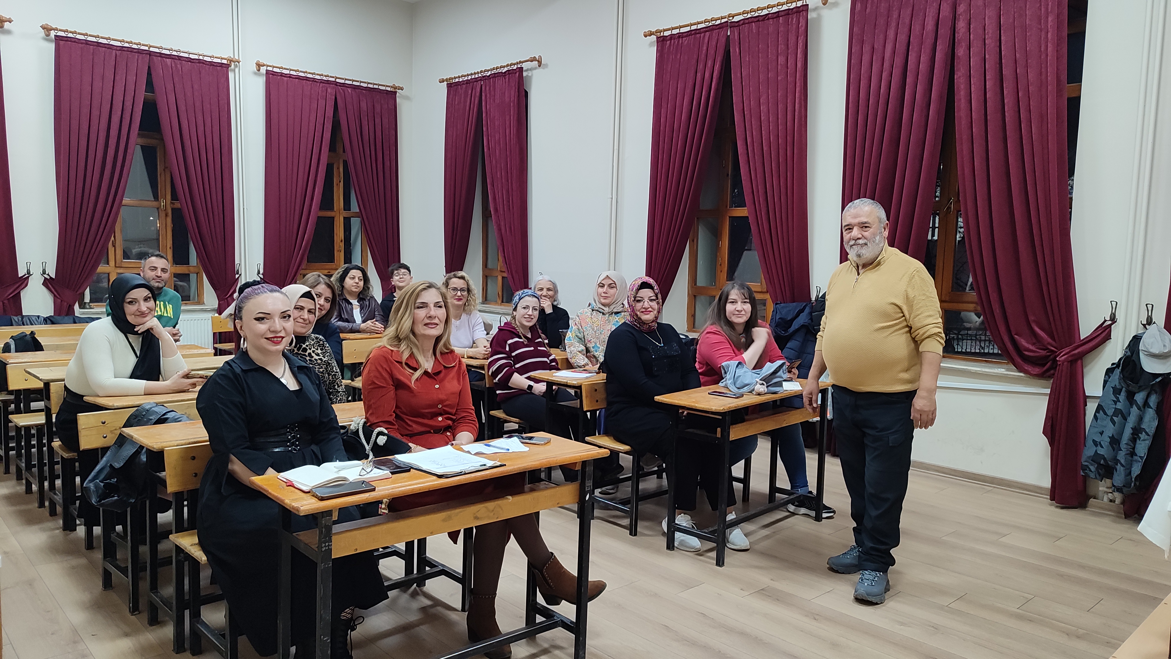 YODES’te Fotoğrafçılık Eğitimi: Gazeteci Seyfi Çelikkaya’dan Kültürel Miras İçin Görsel Anlatım Dersi