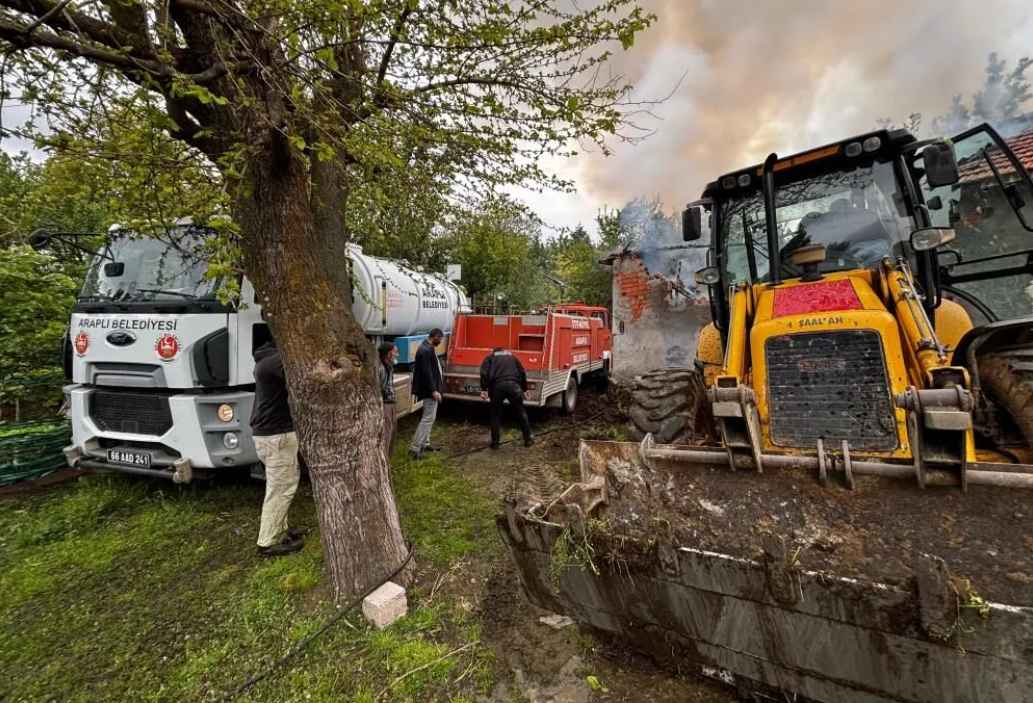 Yozgat’ta Korkutan Yangın! Ev, Ahır ve Tandır Küle Döndü
