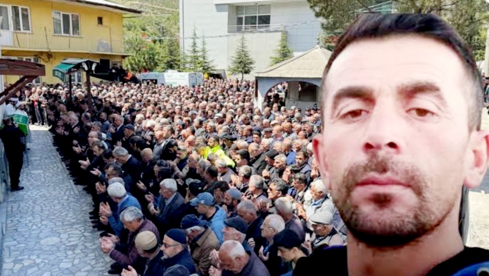 Artvin'de Çığ Altında Kalan Çoban Bülent Gezer’in Üzerinden Çıkanlar Yürek Burktu