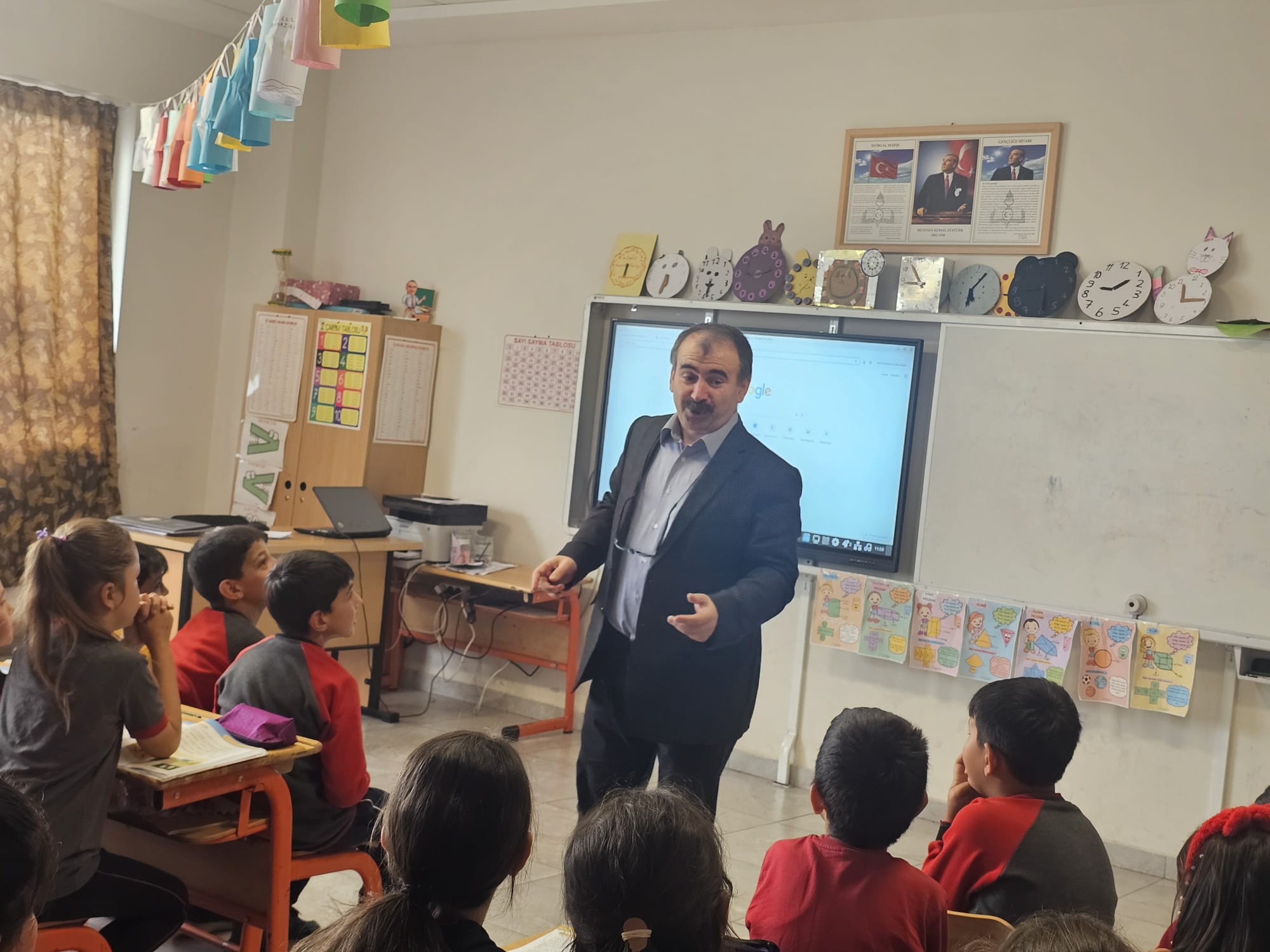 YOBÜ’lü Profesör Çocukları Bilimle Buluşturdu