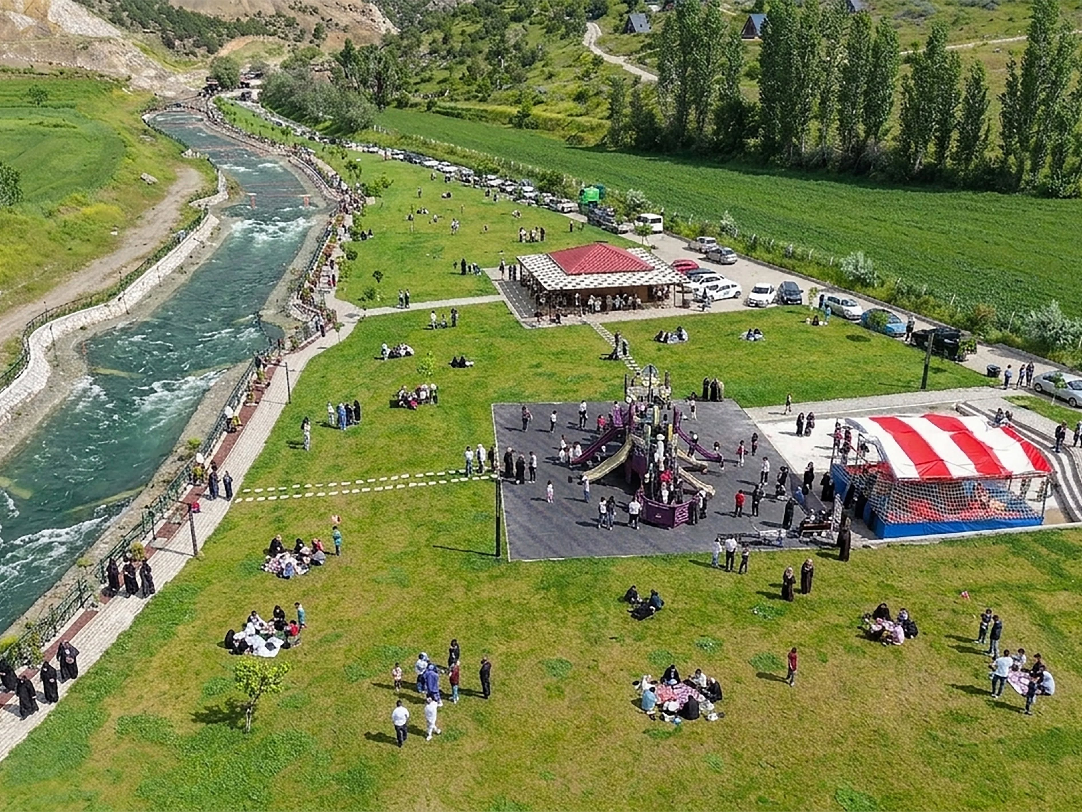 Türkiye’nin nazar boncuğu yok yok! Bayramda gelene sağlık gelmeyene merak uyandırıyor