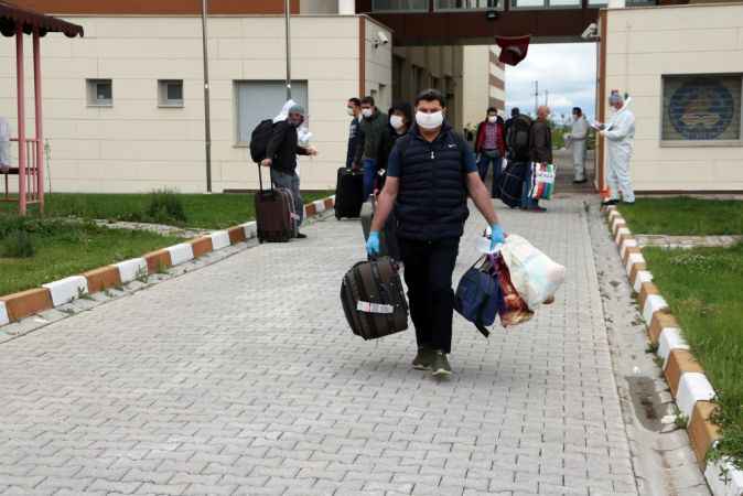 Yozgat’ta gözetim süreleri dolan 205 kişi memleketlerine uğurlandı