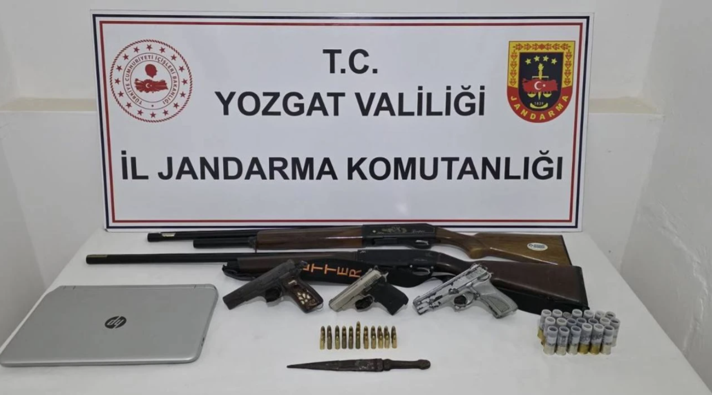 Yozgat’ta Şok Baskın! Cephanelik Çıktı