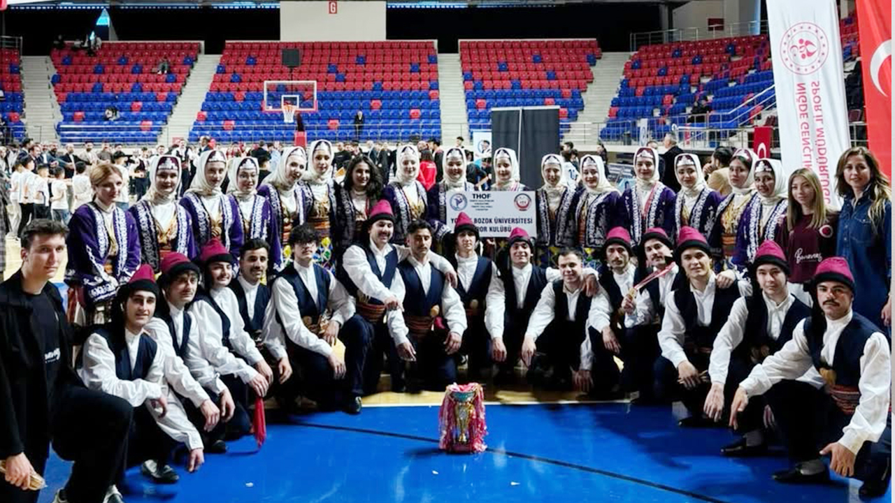 Yozgat Bozok Üniversitesi Halk Oyunları Topluluğu İç Anadolu Bölge Şampiyonu Oldu: