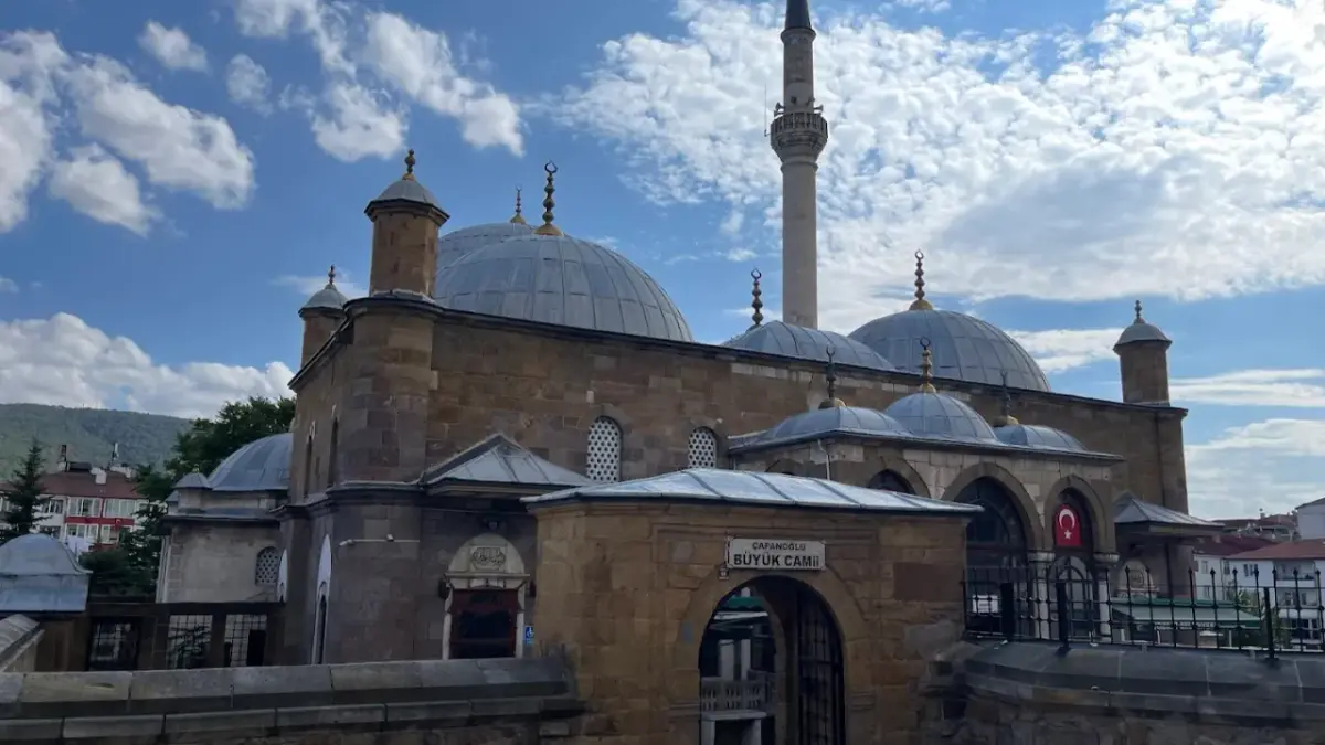 Çapanoğlu Camii Nerede? Yozgat’ın 250 Yıllık Taş Belleği