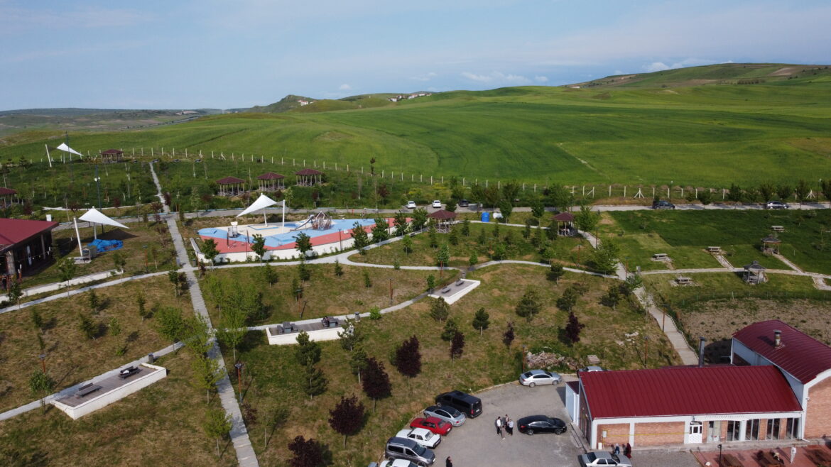 Saraykent Millet Bahçesi Bayramda Ziyaretçi Akınına Uğradı: Vatandaştan Başkan Köroğlu’na Teşekkür