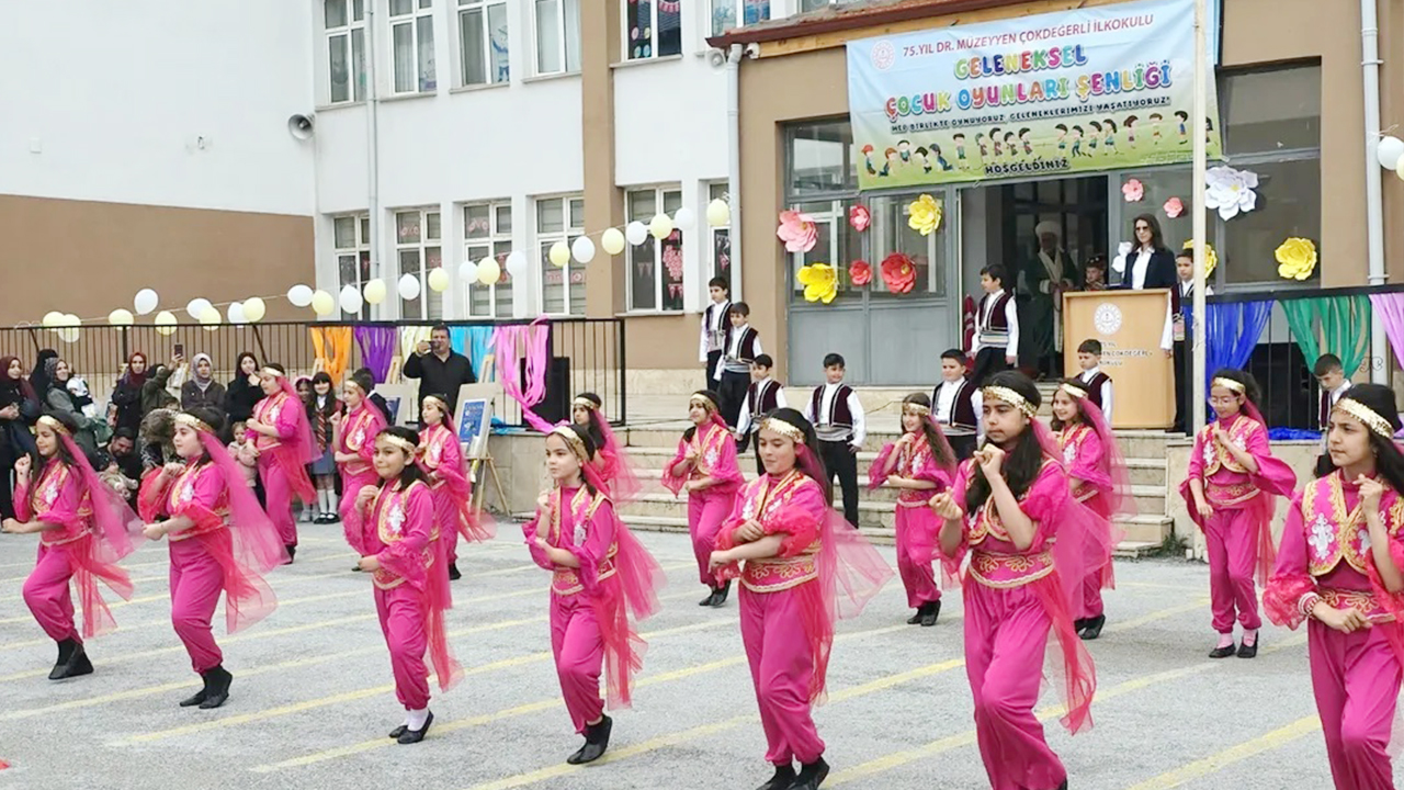Yozgat’ta Geleneksel Çocuk Oyunları Şenliği coşkuyla gerçekleşti