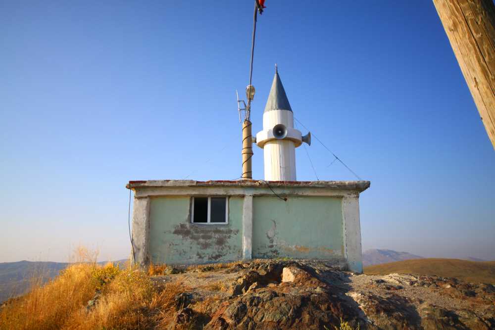 Yozgat’ta Gizemli Türbe! Bayramda Gidenler Manevi Atmosfere Hayran Kalıyor