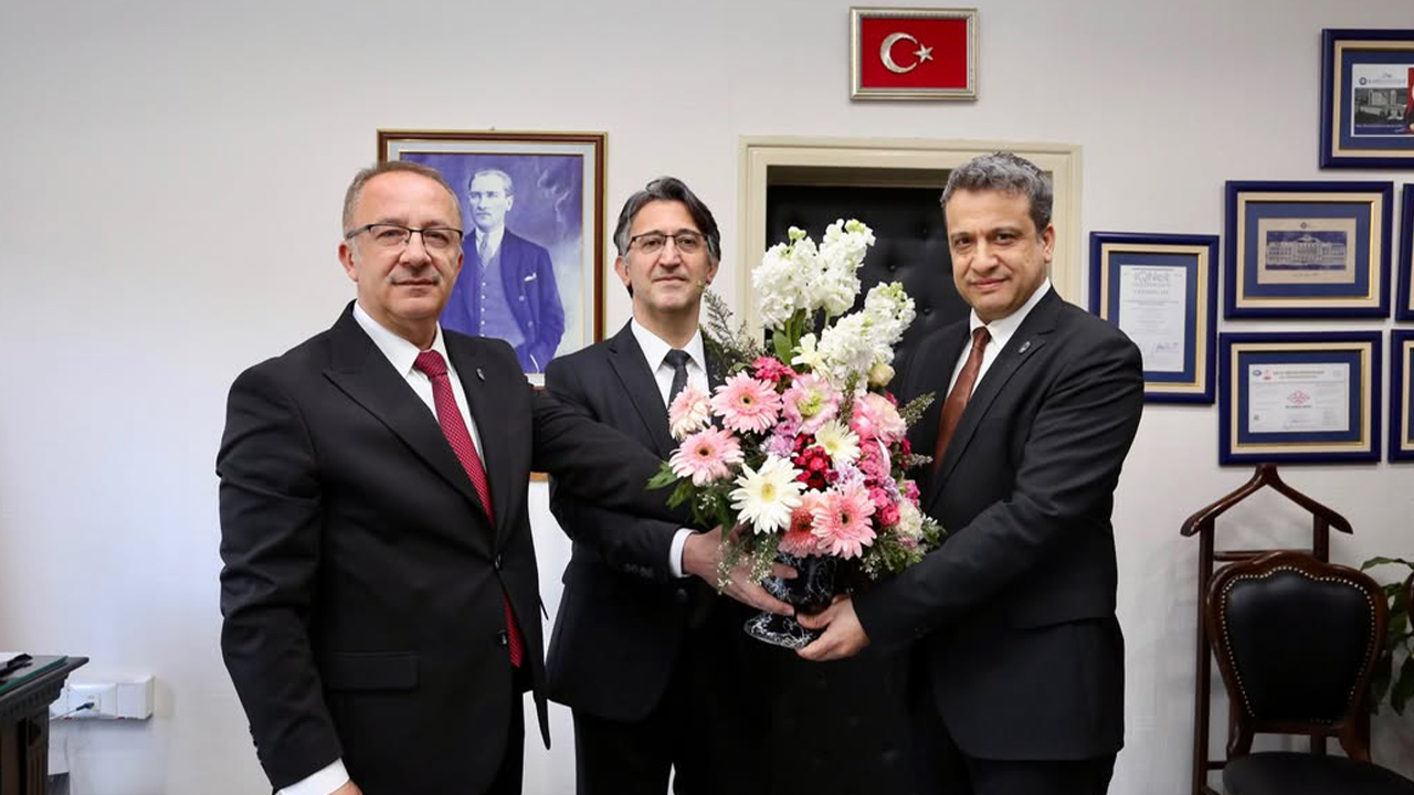 Gazi Üniversitesi Hastanesi’nde Yeni Dönem: Başhekimlik Görevine Prof. Dr. Gökhan Tuna Öztürk Atandı