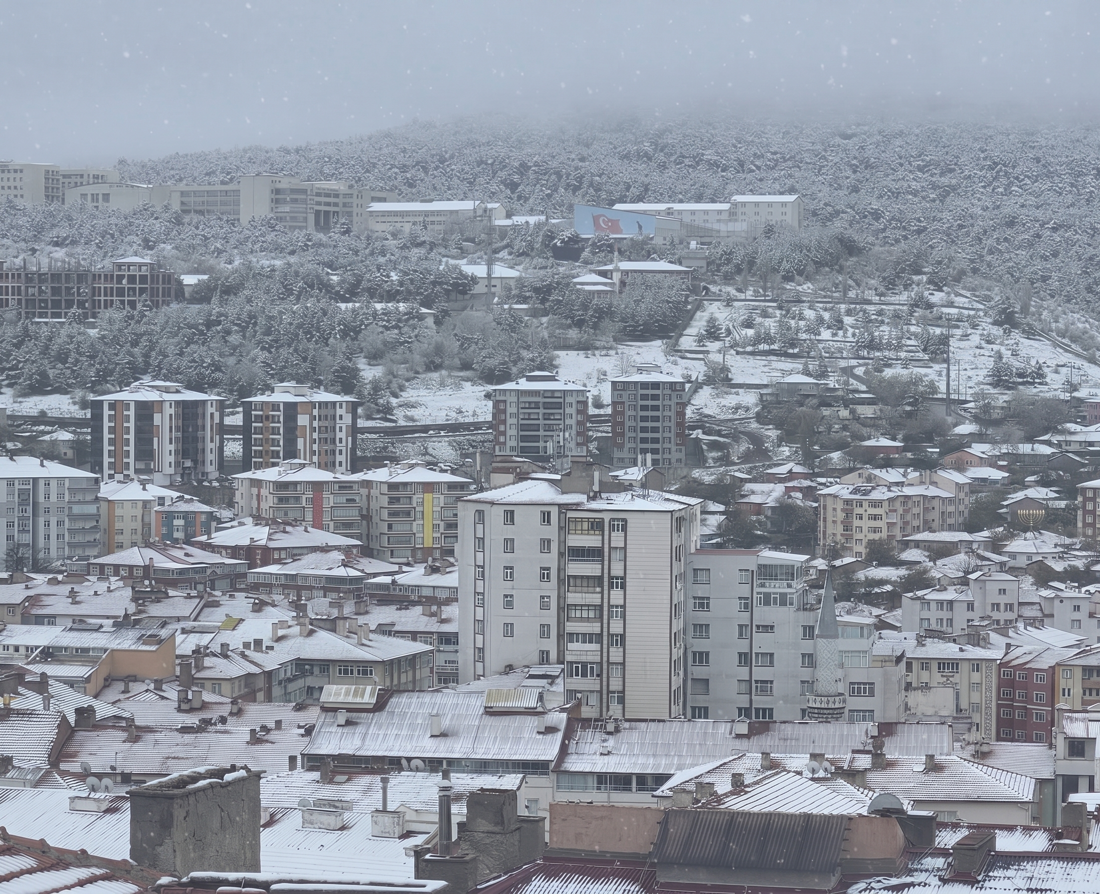 Baharın Ortasında Kış Geri Döndü: Yozgat Karla Uyandı