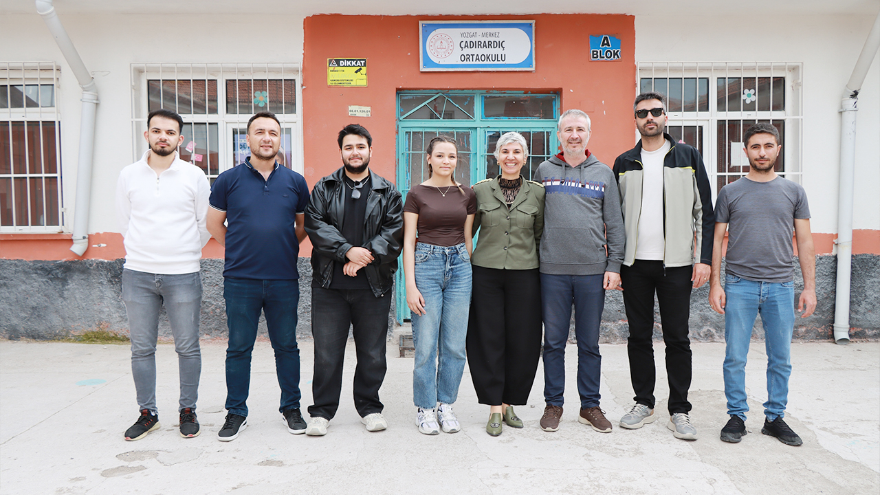 Yozgat Bozok Üniversitesi İletişim Fakültesi’nden Çadırardıç Köyü’ne Eğitim Desteği