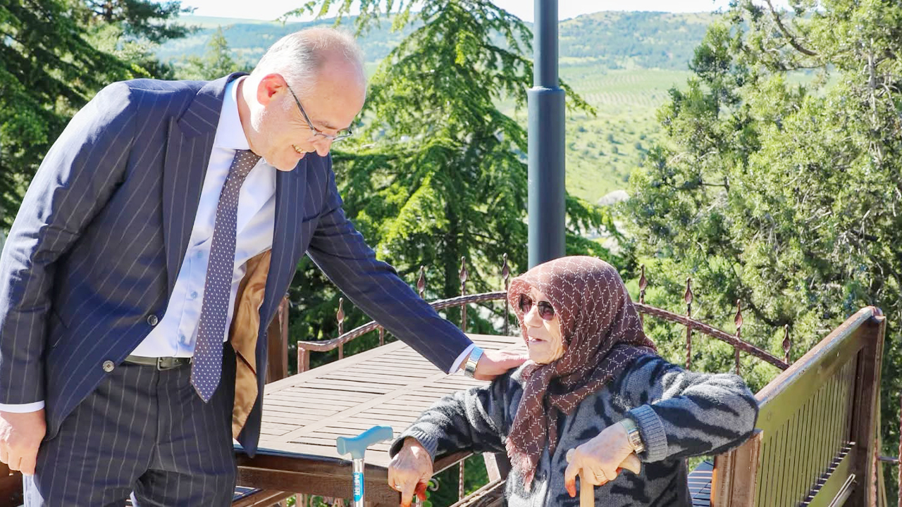 Yozgat’ta gurbetten sılaya bayram ziyareti: Başkan İnce hemşehrilerini karşıladı!