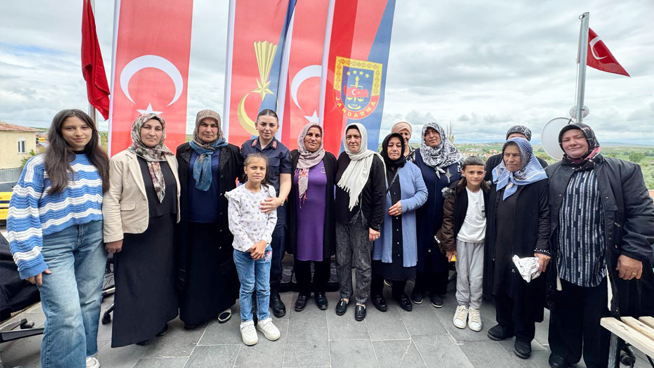 Yozgat’ta Aile Bilinci Çalışması: Bektaşlı Köyü’nde Jandarmadan “Aile Yılı” Kapsamında Bilgilendirme