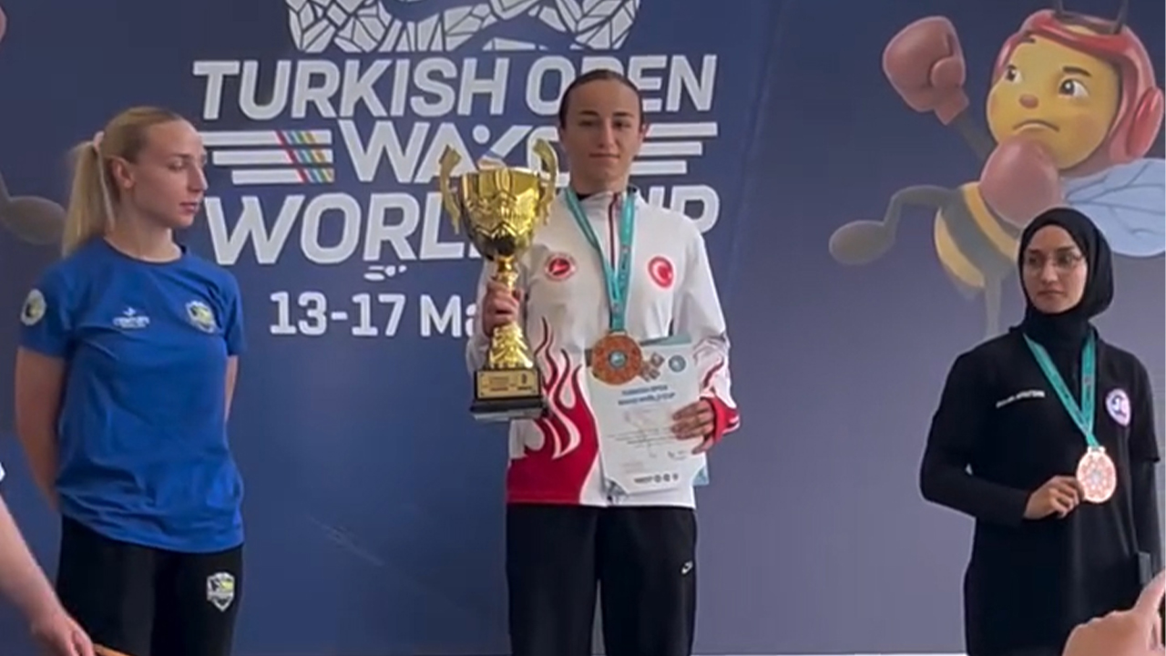 Yozgatlı Sporcu Rabia Karadaş Kick Boks Dünya Kupası’nda Altın Madalya Kazandı